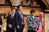 誕生日を迎え、43歳の抱負を述べる千鳥ノブ。