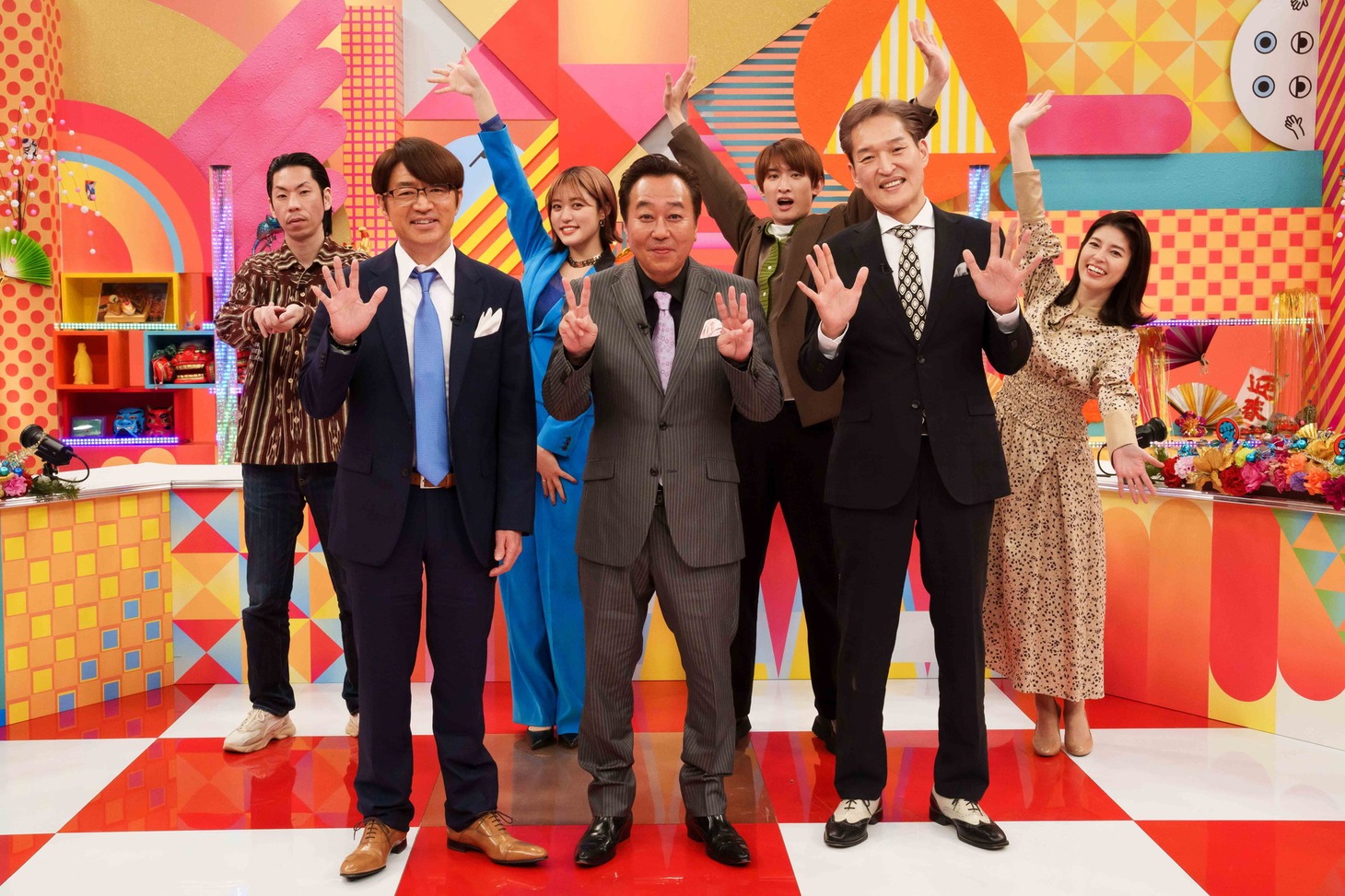 「新春スペシャル さまぁ～ず＆ジュニアのコレって変じゃね!?」の出演者たち。(c)CBC