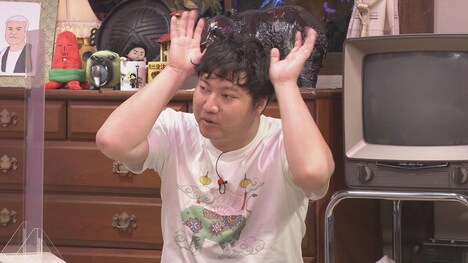 ロングコートダディ兎 (c)HBC