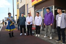 左から、渋谷凪咲、チョコレートプラネット、かまいたち、フットボールアワー後藤。(c)フジテレビ