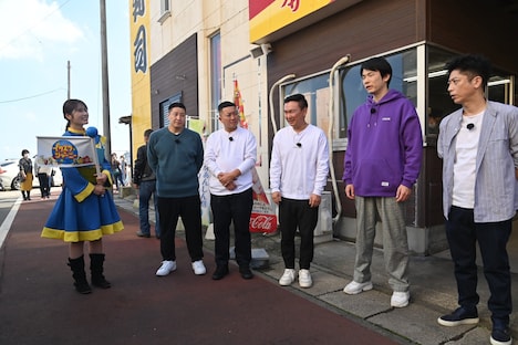 左から、渋谷凪咲、チョコレートプラネット、かまいたち、フットボールアワー後藤。(c)フジテレビ