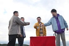 チョコレートプラネットとかまいたち。(c)フジテレビ