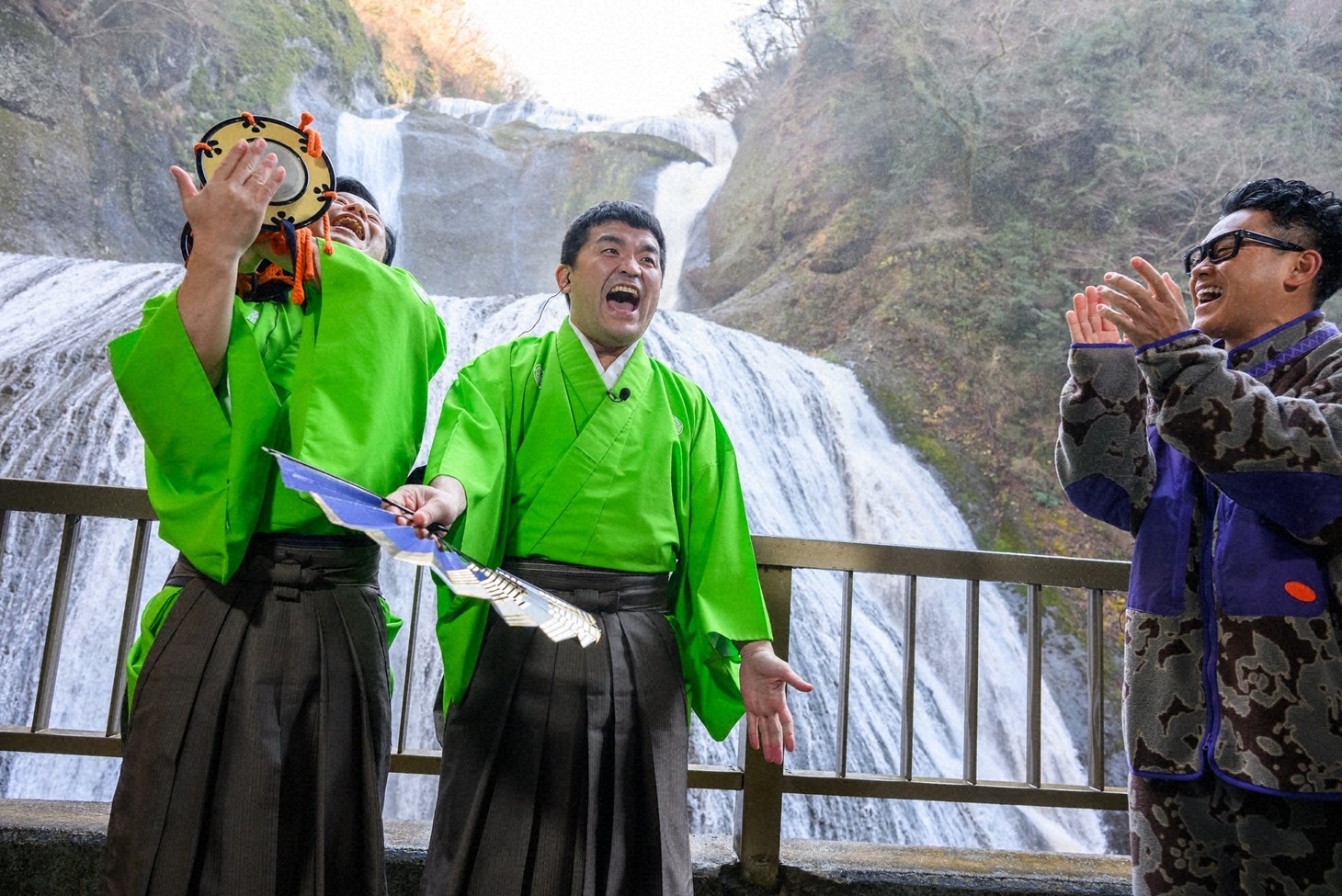 左からすゑひろがりず、宮川大輔。(c)日本テレビ