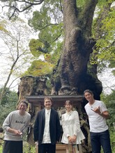 左から、サバンナ高橋、くりぃむしちゅー有田、鷲見玲奈、長嶋一茂。(c)テレビ朝日