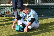 バンジーを嫌がるチョコレートプラネット松尾（中央）。(c)フジテレビ