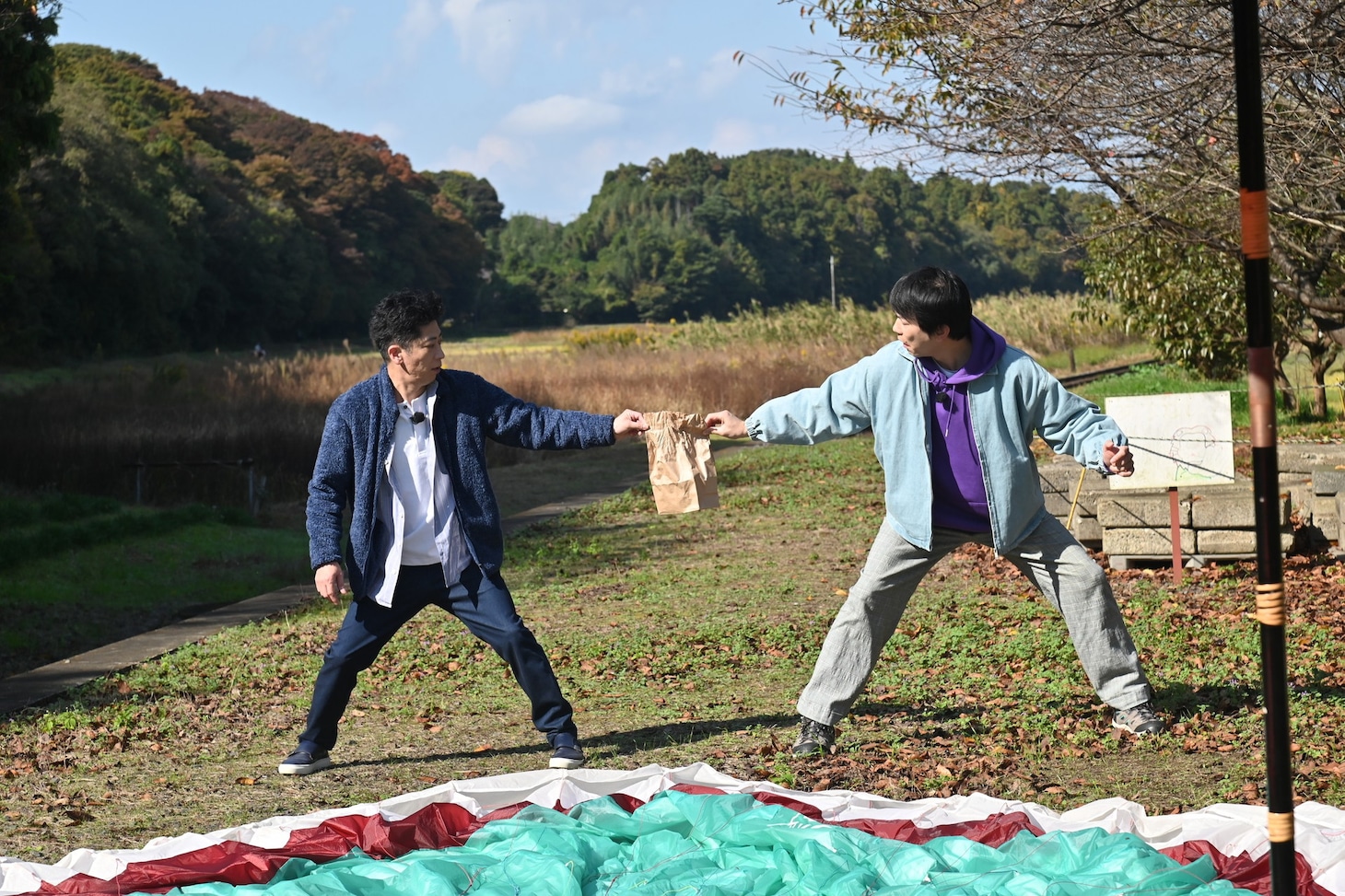 フットボールアワー後藤とかまいたち濱家。(c)フジテレビ