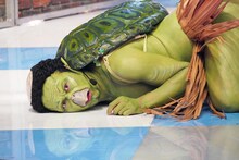 尻子玉を取られ、生気を失うカッパ（劇団ひとり）。(c)テレビ東京