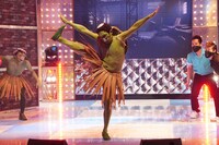 劇団ひとりによるパフォーマンスの様子。(c)テレビ東京