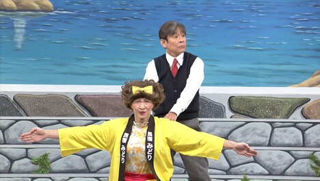 手前からアキ、内場勝則。