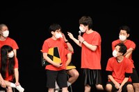 同期ではないから帰れと言われるヘンダーソン中村。