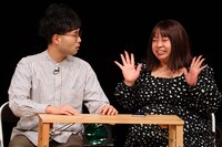 ネタを披露する駆け抜けて軽トラ