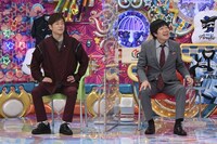 左から、陣内智則、蛍原徹。(c)テレビ朝日