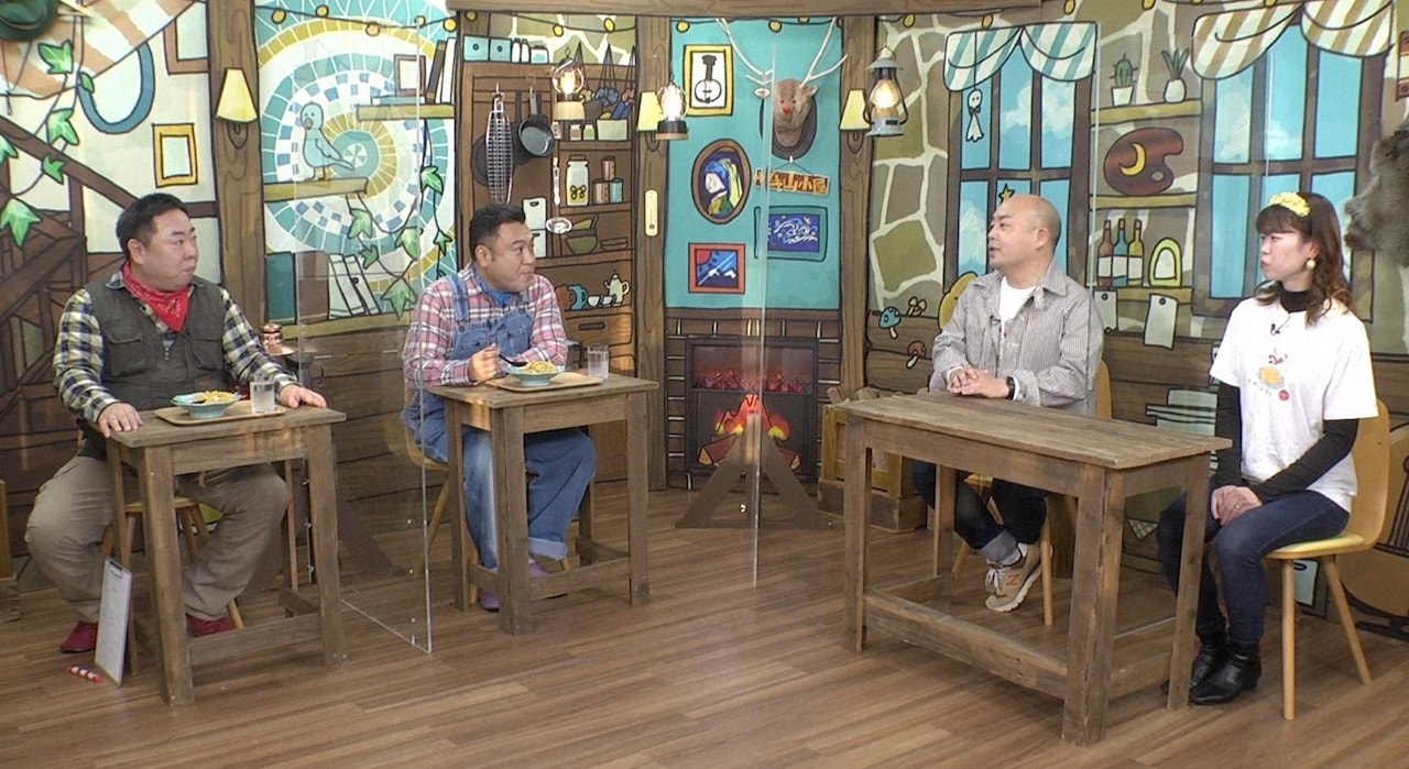 「ザキ山小屋」に出演する（左から）ドランクドラゴン塚地、アンタッチャブル山崎、ギャロップ林、佐藤樹里氏。(c)ABCテレビ
