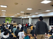 ロングコートダディが講師を務めたよしもとアカデミーの特別授業の様子。