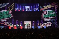 かまいたち濱家MC「LIVE STAND大喜利」の様子。