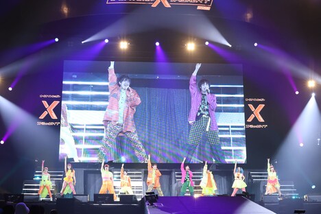 EXITによるパフォーマンスの様子。