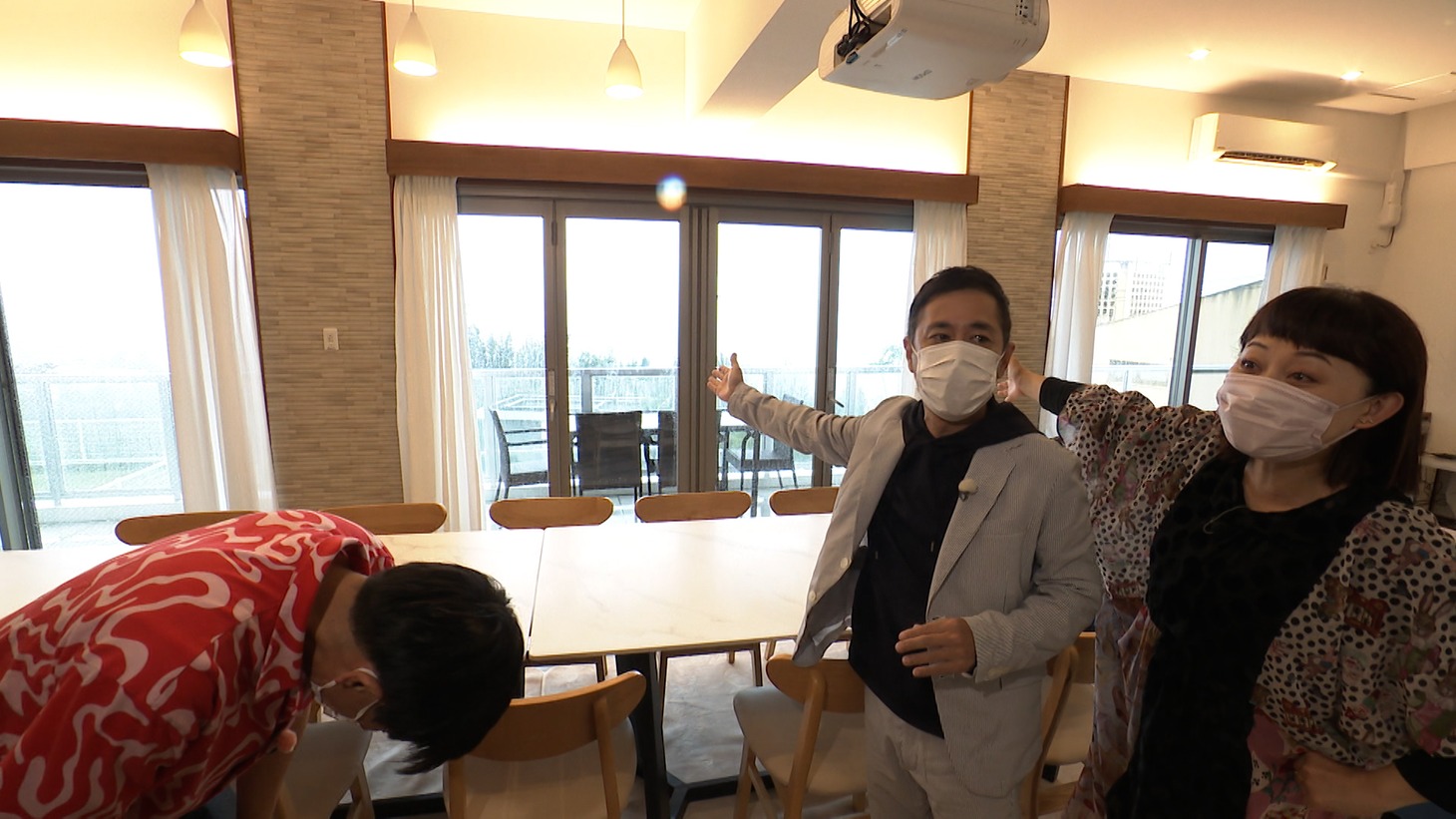 岡村のセカンドハウス探し企画のワンシーン。(c)ABCテレビ