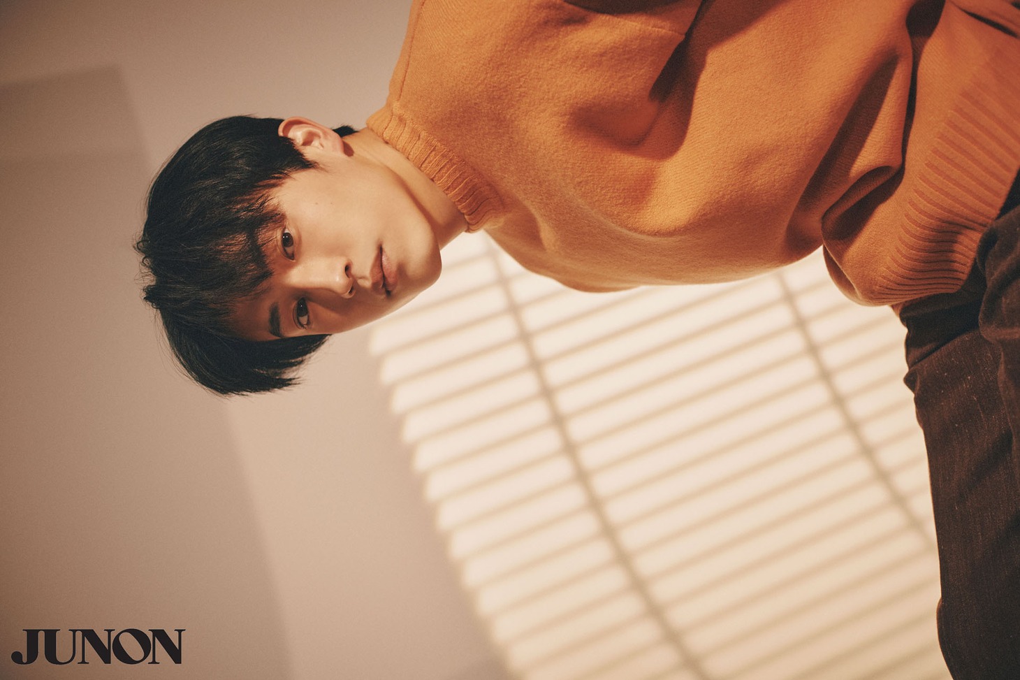「JUNON」2023年3月号より、杉野遥亮。