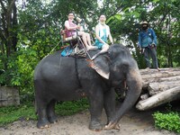 DVD「東野・岡村の旅猿21 プライベートでごめんなさい… タイで原点回帰の旅 ルンルン編 プレミアム完全版」より。