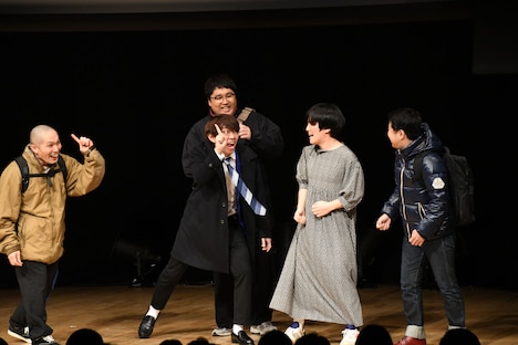 将来自分は結婚していて井口は結婚していないと聞き、勝ち誇る2011年の三四郎・小宮。