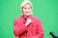 メイプル超合金カズレーザー (c)テレビ朝日