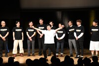 厚切りジェイソンの「以ー上！」でライブを締めくくるウエストランド河本。