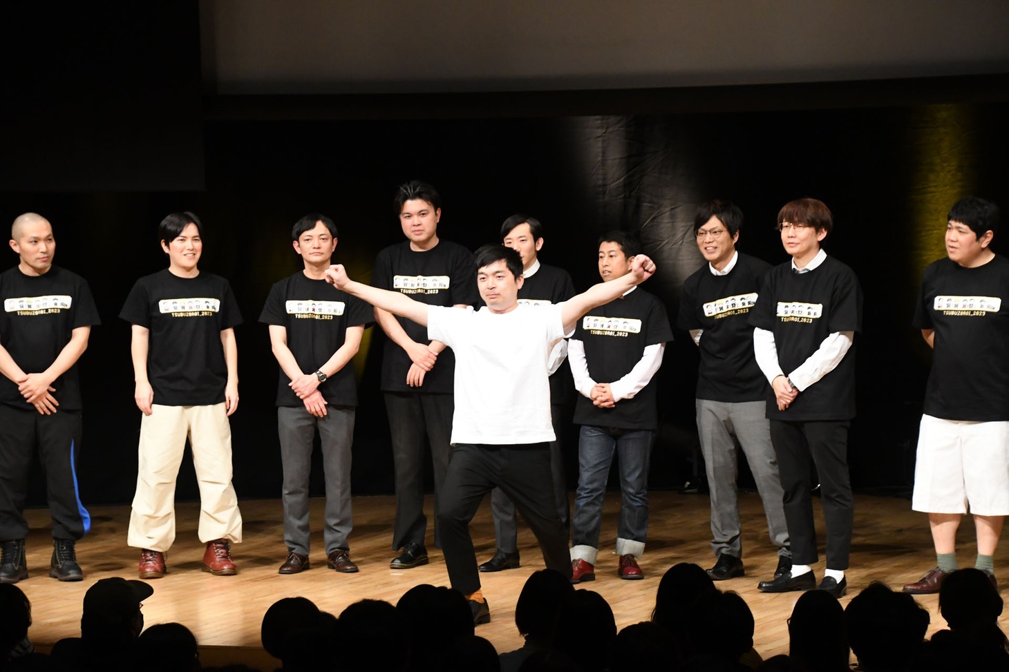 厚切りジェイソンの「以ー上！」でライブを締めくくるウエストランド河本。