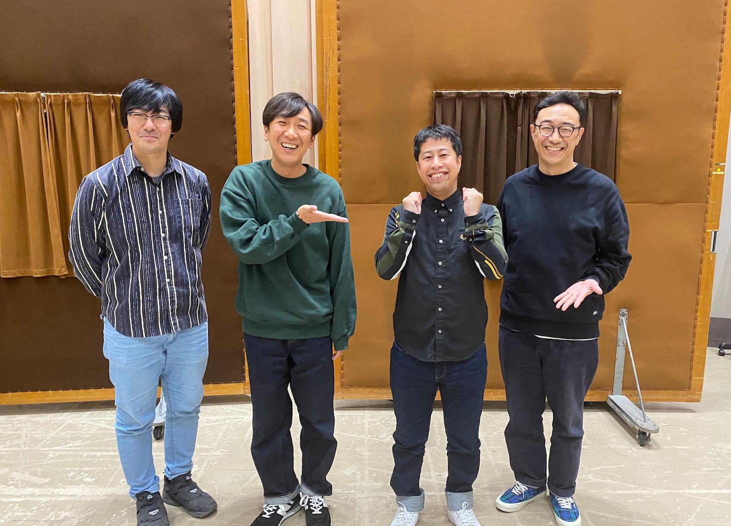 東京03とウエストランド井口（左から3人目）。