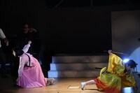 討ちあう江里子と溜口。