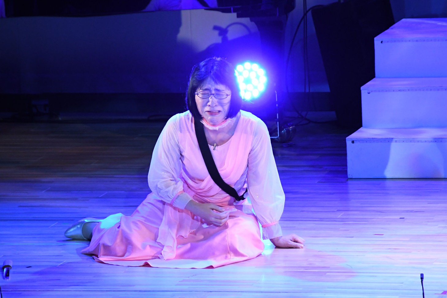 我に返り、悪事を悔いる江里子。