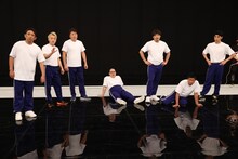 「大縄レンチャン」に挑む、千鳥軍の（左から）アルコ＆ピース酒井、おばたのお兄さん、サバンナ八木、ネルソンズ・和田まんじゅう、アルコ＆ピース平子、パンサー尾形、小島よしお。(c)フジテレビ