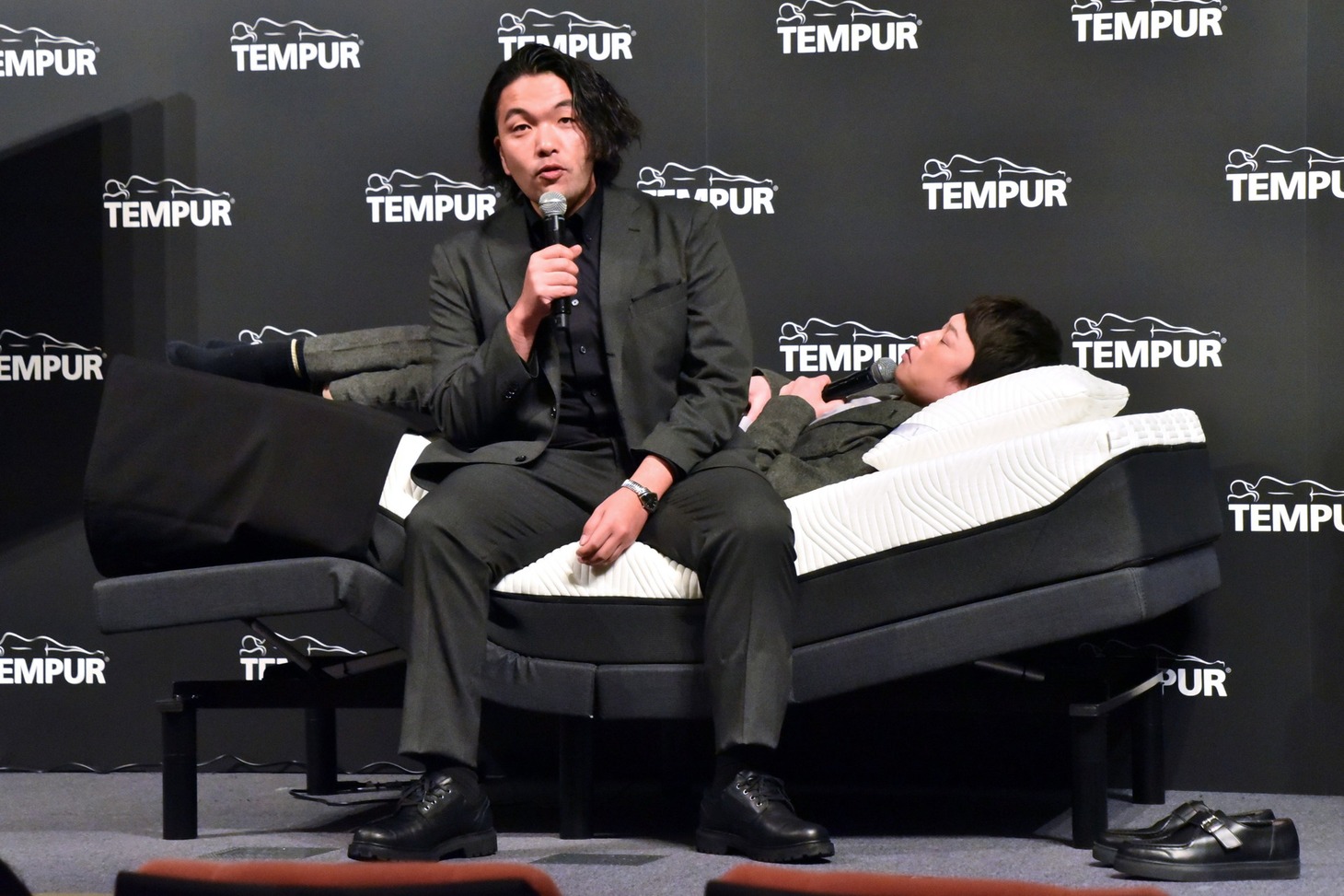 盛山（手前）曰く「JO1のジャケットみたいになってる」という見取り図。