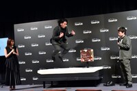 見取り図・盛山が連続ジャンプでバレンタインのチョコレート獲得を狙う企画のワンシーン。