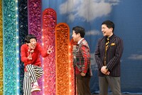 はしゃぐ牧野ステテコ（左）。