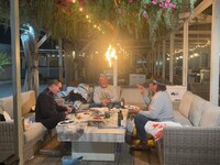 左から、蝶野正洋、武藤敬司、長州力。(c)TBS