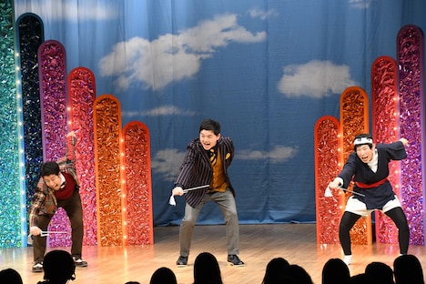 牧野ステテコ（右）の「てえへんだ」のネタに一生懸命取り組むウエストランド。