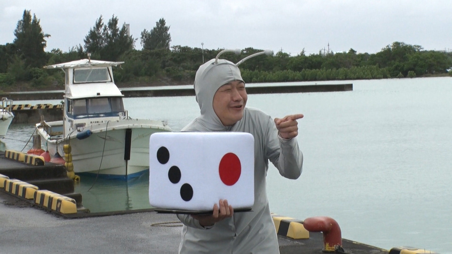「サイコロ×チャリンコ旅 すごろくサバイシクルin宮古島」のワンシーン。(c)FBS