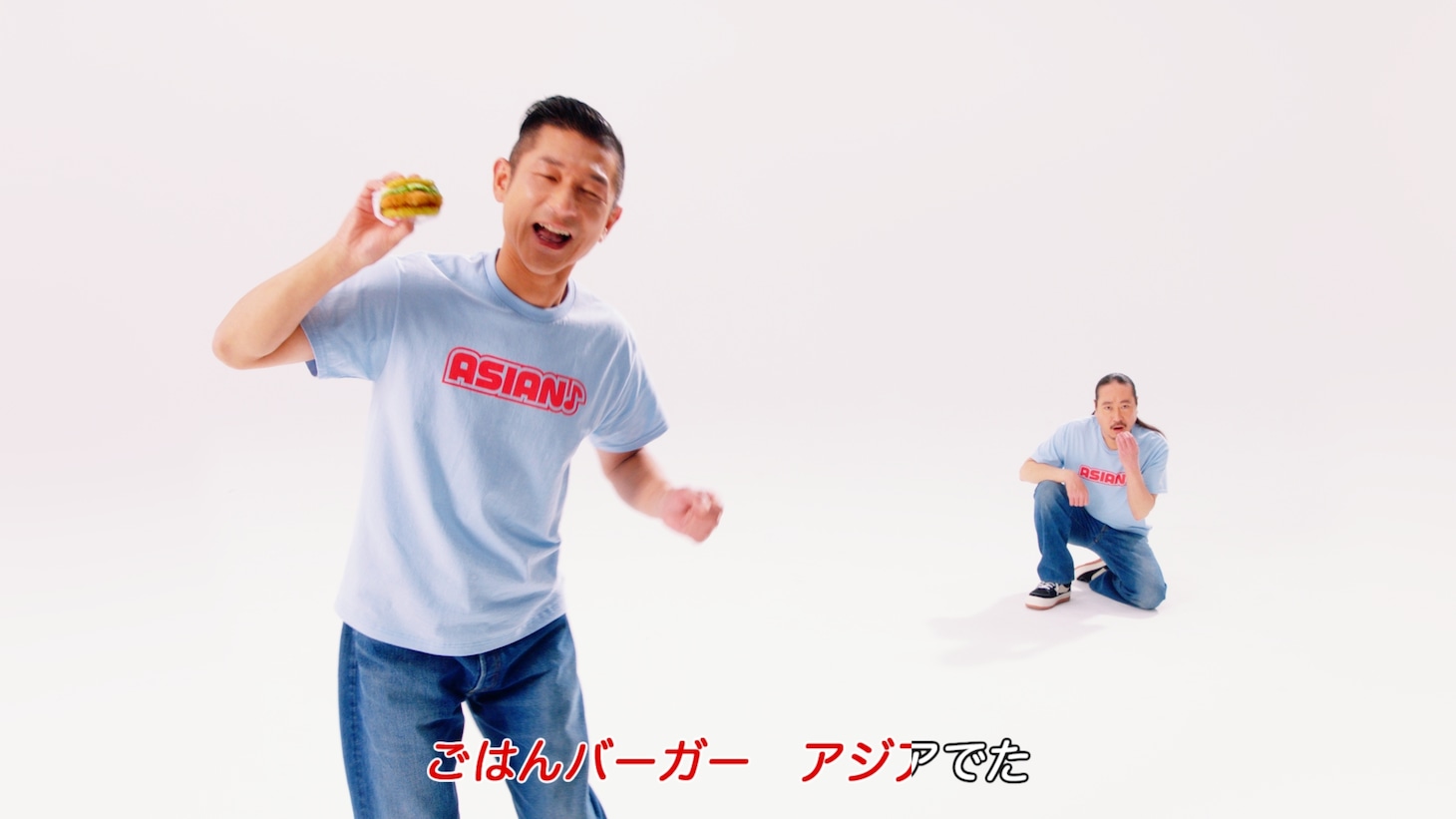 CM「アジアの晩飯」編のワンシーン。