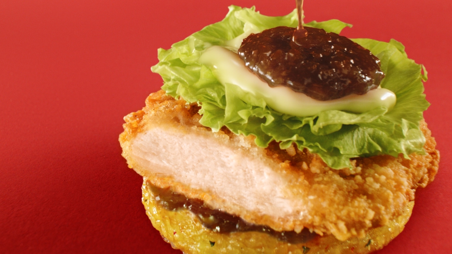 CM「アジアの晩飯」編のワンシーン。