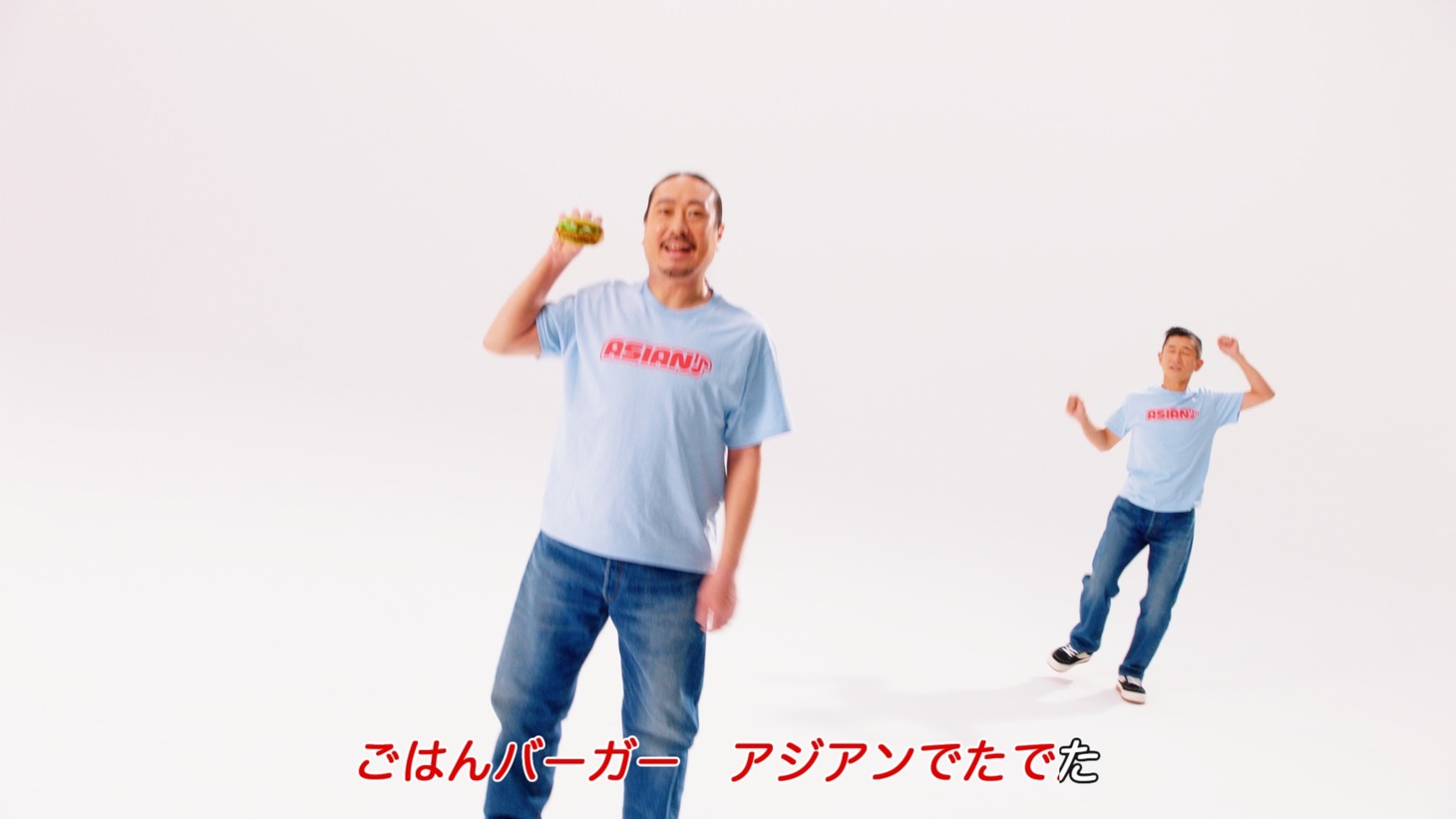 CM「アジアの晩飯」編のワンシーン。