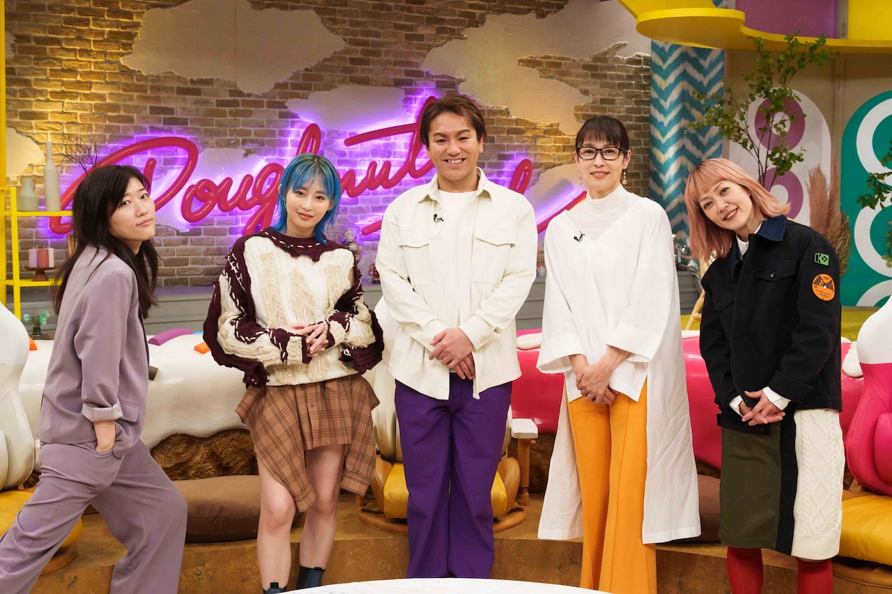 「ドーナツトーク」に出演する（左から）ヒコロヒー、PORIN、狩野英孝、水野美紀、松嶋尚美。(c)CBC