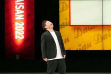 企画コーナー中、大笑いのダイアン・ユースケ。