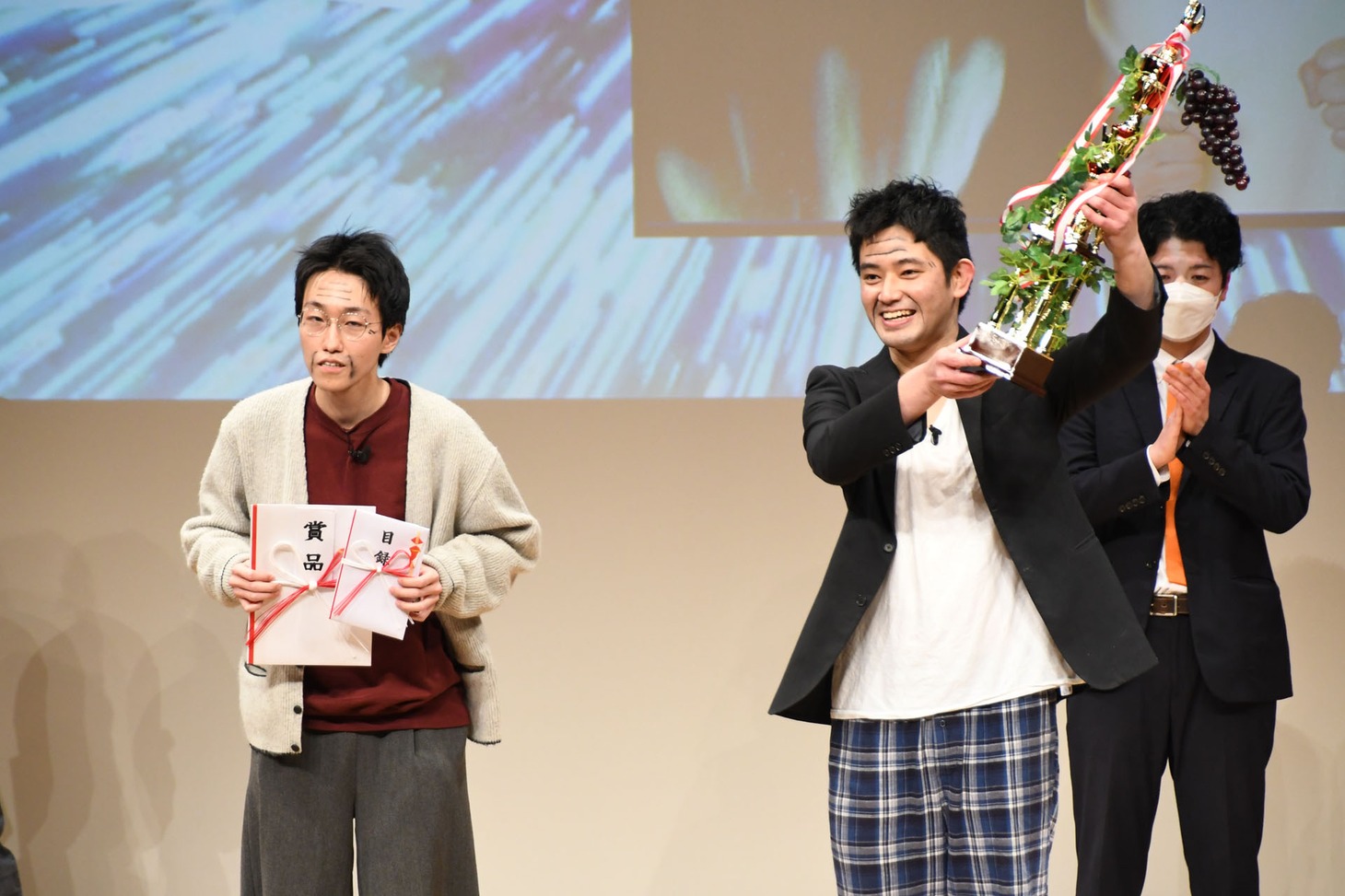 「第2回ザ・葡萄王」で優勝したツンツクツン万博。