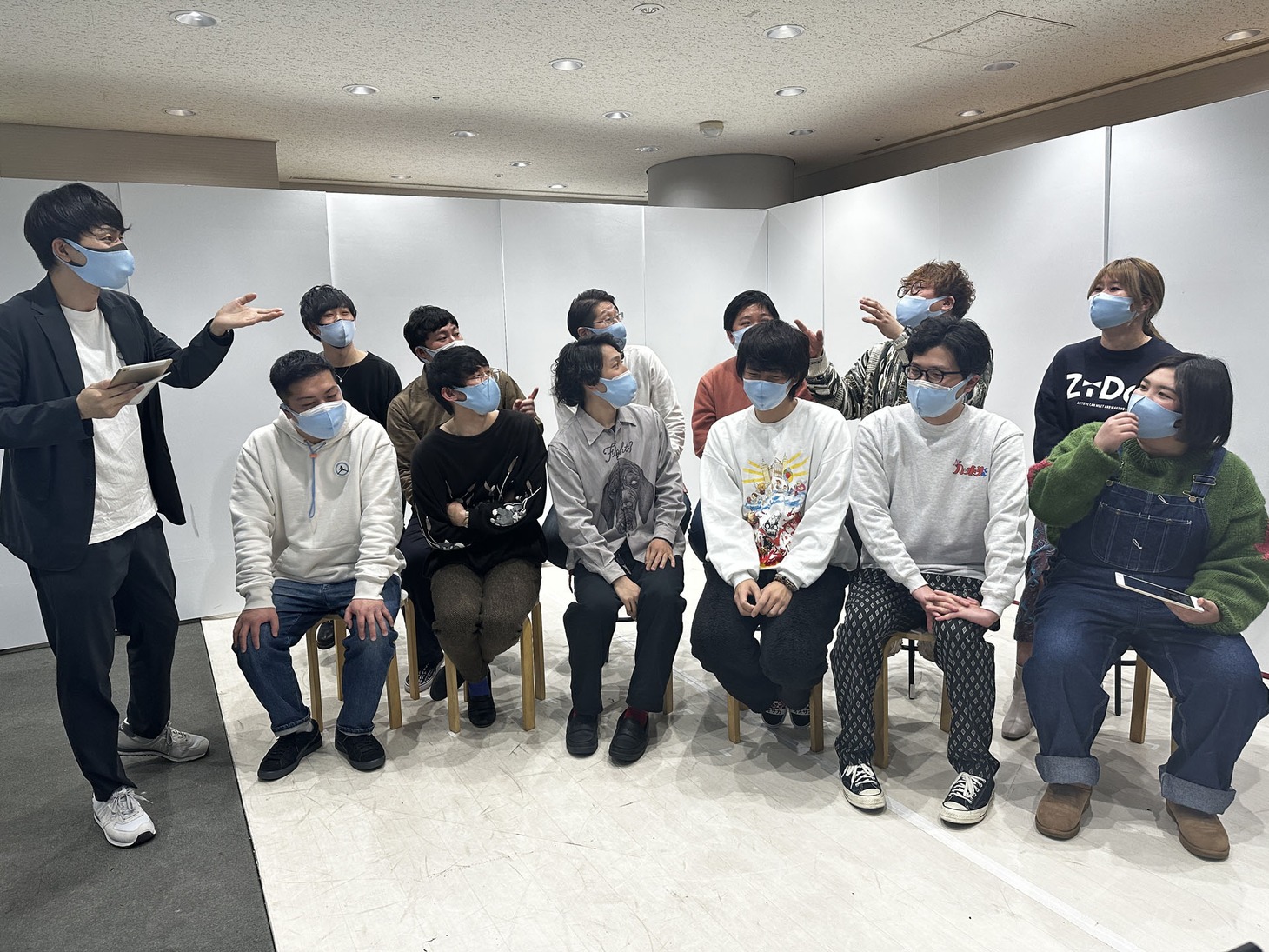 マンゲキ卒業メンバーによるライブ配信の様子。