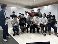 マンゲキ卒業メンバーによるライブ配信の様子。