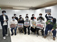 マンゲキ卒業メンバーによるライブ配信の様子。