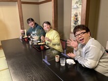 左から、ずん飯尾、友近、キャイ～ン天野。(c)CBC