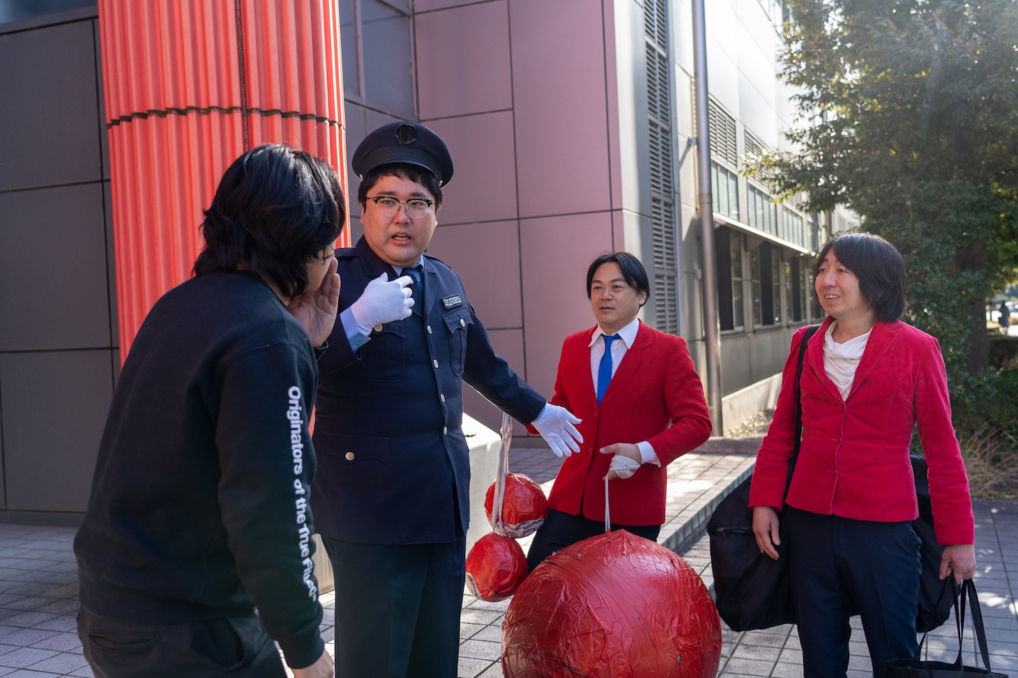 左からマヂカルラブリー、モダンタイムス。(c)日本テレビ