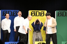 間違ってコントのオチをタイトルとして言ってしまうサルゴリラ児玉（右）。