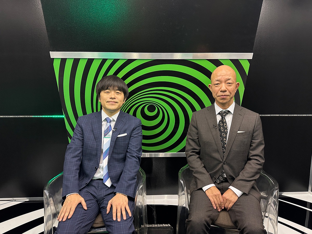 「大脱出」メインキャストのバカリズムとバイきんぐ小峠。(c)DMM TV